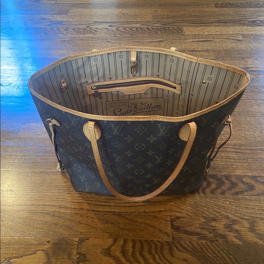 Louis Vuitton Neverfull MM tote Authentic